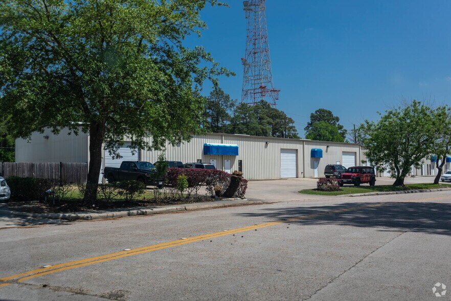 More Photos Of 132 Magic Oaks Ct, Spring Unknown For Lease