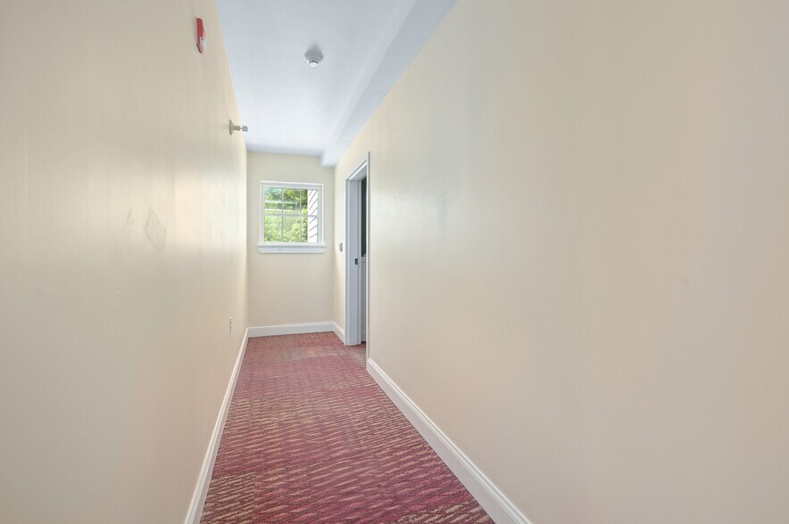 More Photos Of 56 Main St, Stamford Hotel For Sale