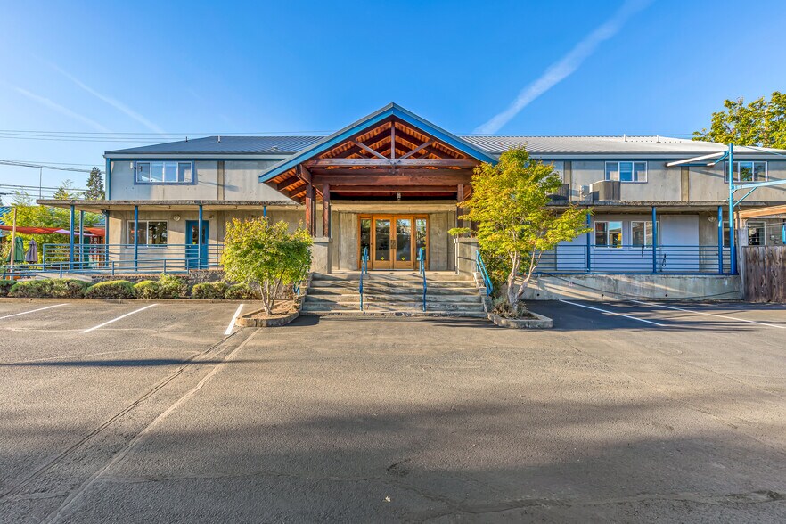 More Photos Of 340 A St, Ashland Office For Sale