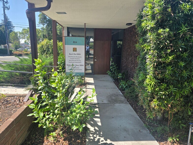 More Photos Of 814 W Foothill Blvd, Monrovia Medical For Sale