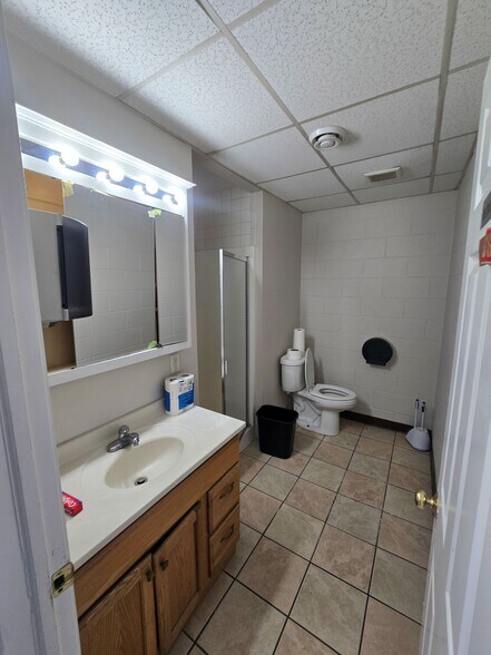 More Photos Of 3540 Jefferson Ave SE, Grand Rapids Warehouse For Lease