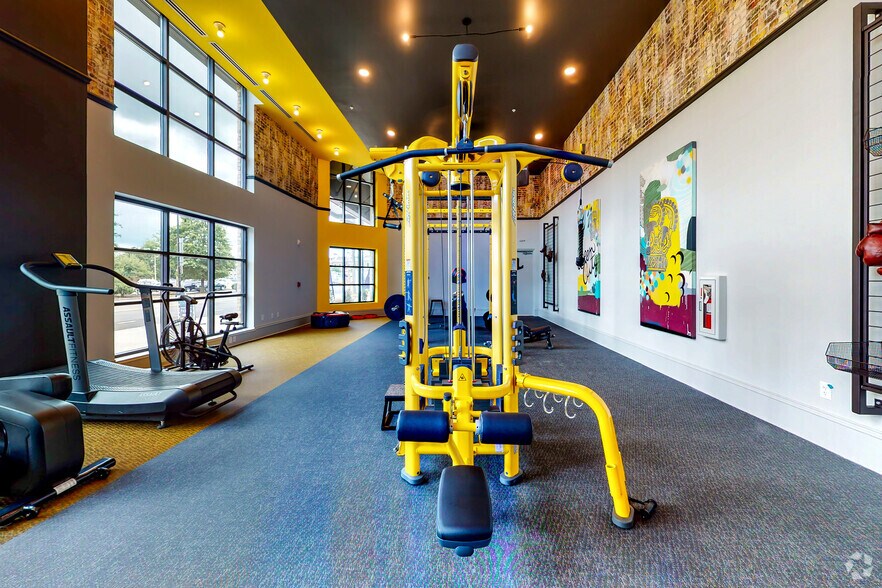 More Photos Of 101 W Morehead St, Charlotte Apartments For Lease