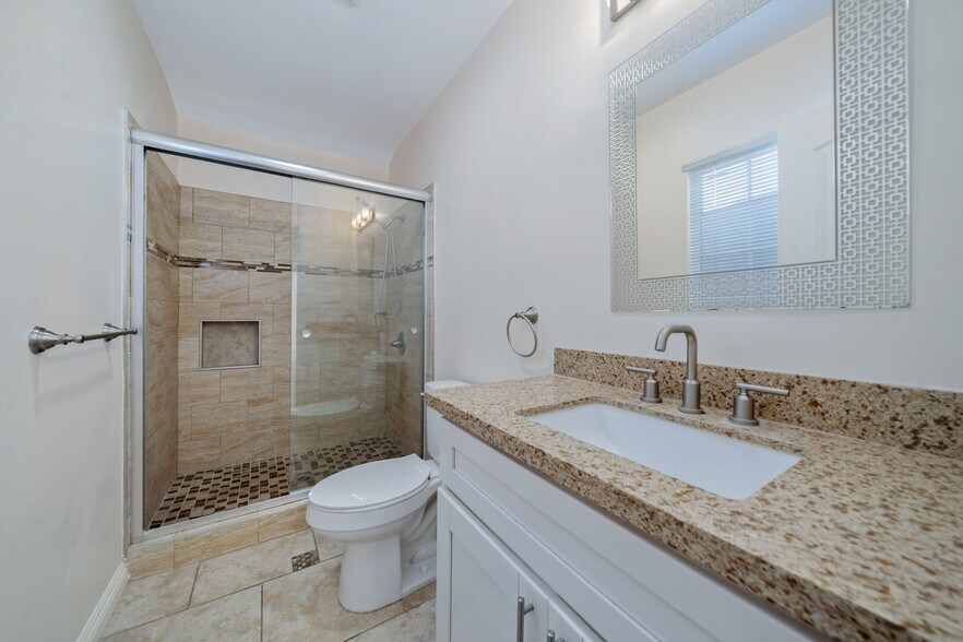 More Photos Of 2014-2016 Peyton Ave, Burbank Apartments For Sale