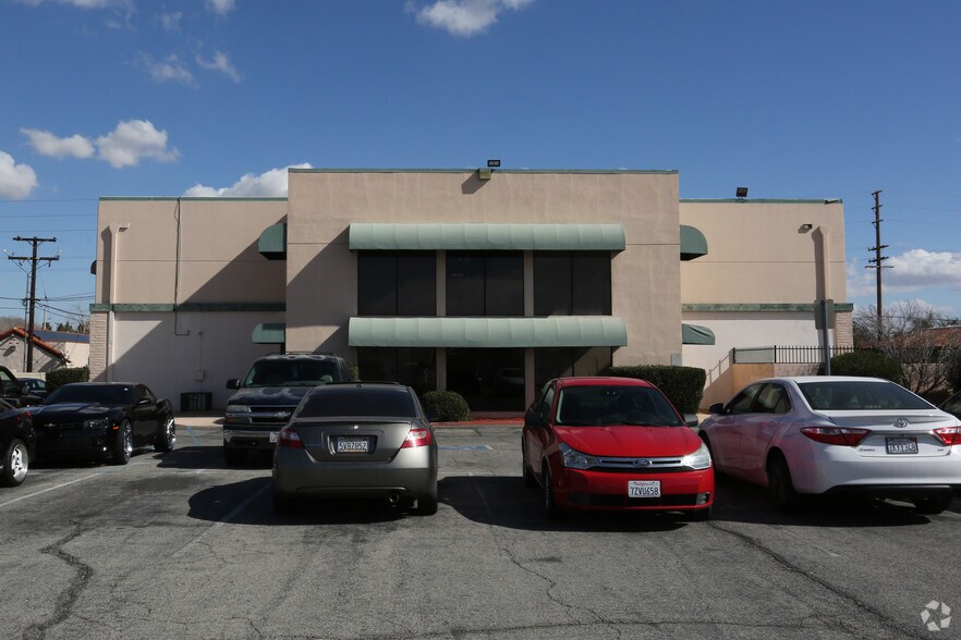 More Photos Of 43845 10th St, Lancaster Medical For Lease
