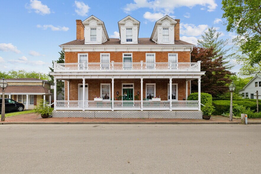 Primary Photo Of 146 S 3rd St, Ste Genevieve Hospitality For Sale