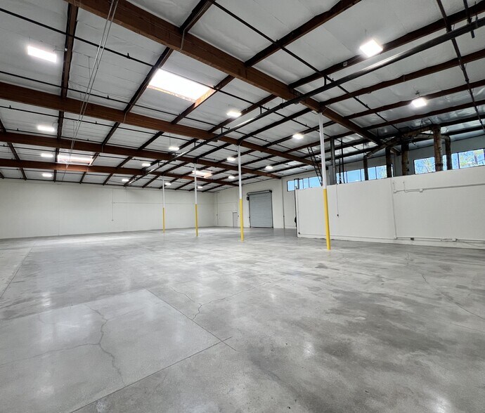 More Photos Of 13236 Barton Cir, Whittier Manufacturing For Lease