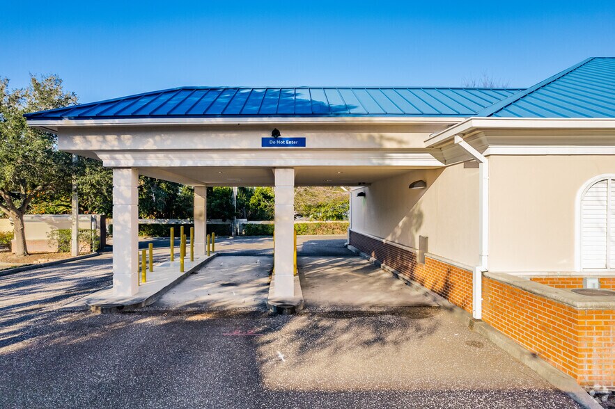 More Photos Of 14040 Walsingham Rd, Largo Bank For Lease