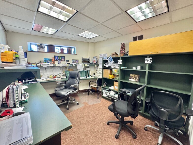 More Photos Of 4435 Austin Blvd, Island Park Office Residential For Sale
