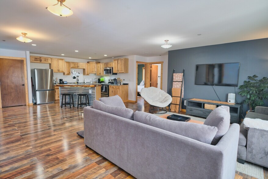 More Photos Of 23 Late September ln, Swan Valley Service For Sale