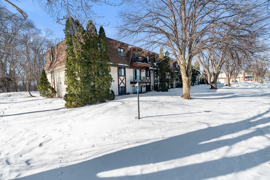 More Photos Of 7734-7748 Silver Lake Rd, Mounds View Apartments For Sale