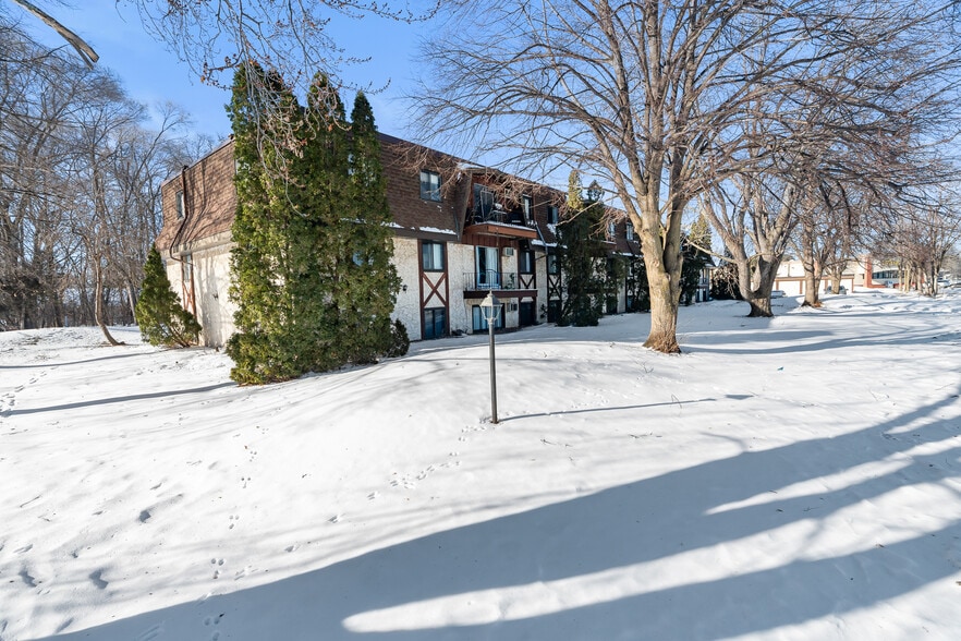 More Photos Of 7750 Silver Lake Rd, Mounds View Multifamily For Sale