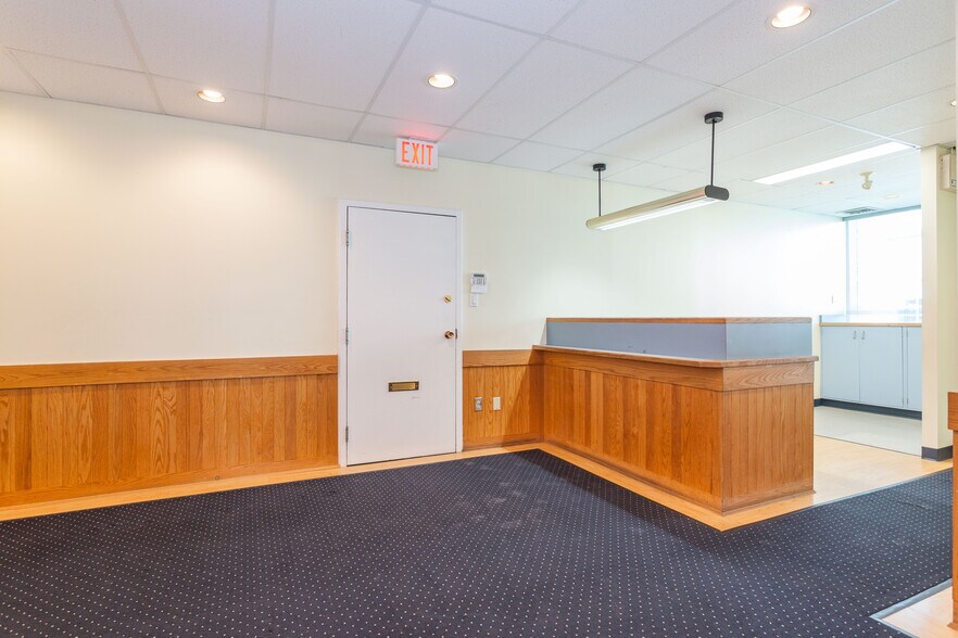 More Photos Of 8035 120th St, Delta Medical For Lease