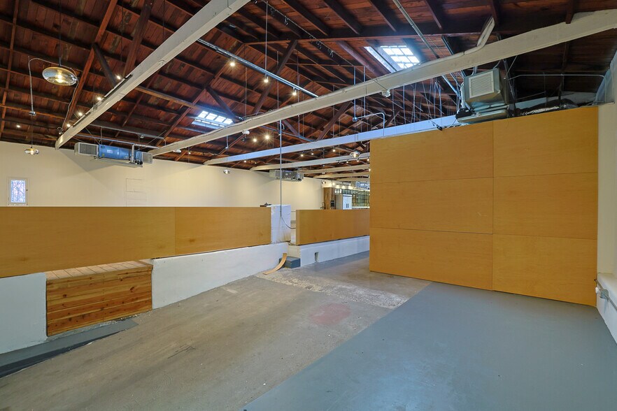 More Photos Of 350-360 Sunset Ave, Venice Warehouse For Lease