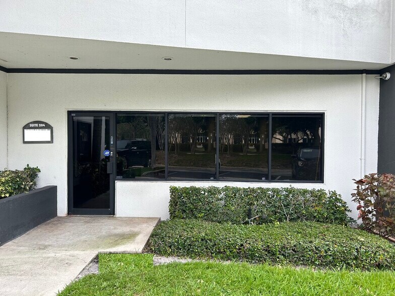Primary Photo Of 1287 E Newport Center Dr, Deerfield Beach Office For Lease