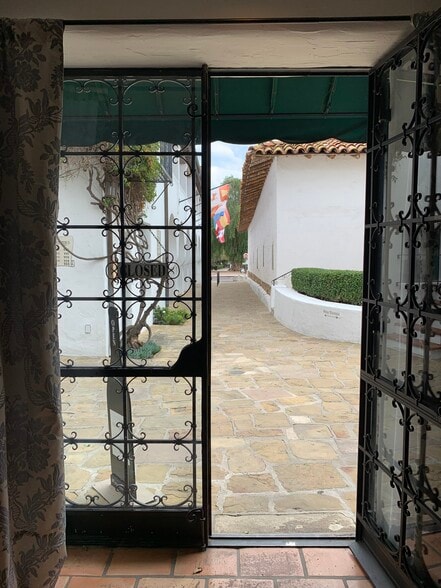 More Photos Of 30-32 El Paseo, Santa Barbara, CA 93101, USA, Santa Barbara Storefront Retail Office For Lease