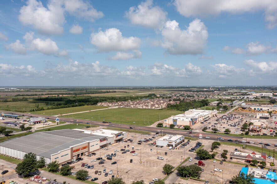 More Photos Of 801 Highway 69 N, Nederland Unknown For Lease