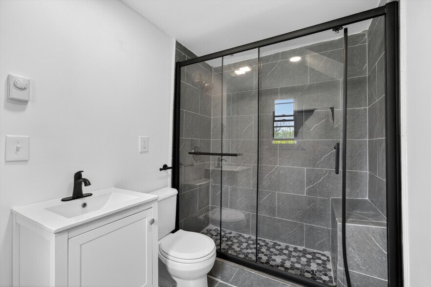 More Photos Of 48 - 50 Horseshoe Lake, Kauneonga Lake Apartments For Sale