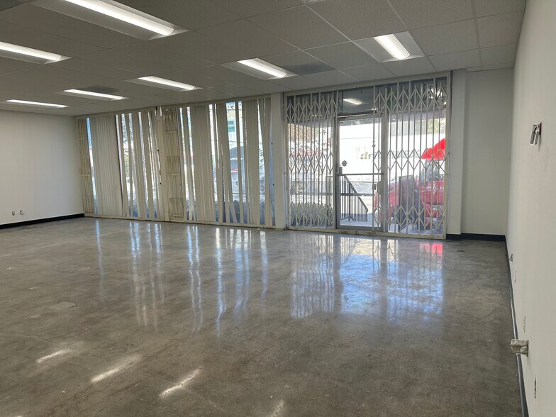 More Photos Of 6800-6808 Acco St, Commerce Warehouse For Lease