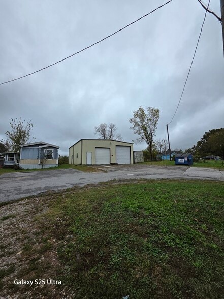 More Photos Of 3300 A Blue Hill Rd, Rogers Industrial For Sale