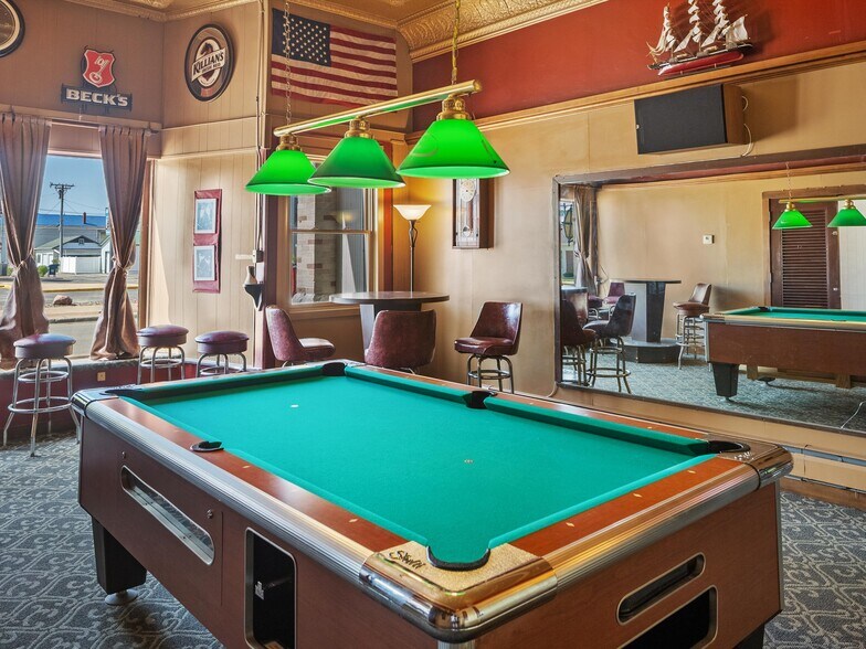More Photos Of 201 Steele St, Algoma Hotel For Sale