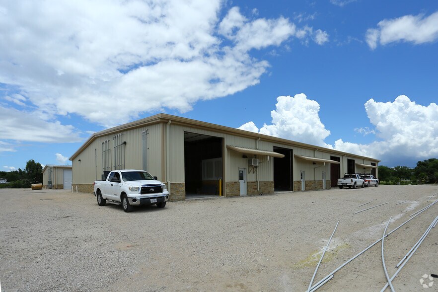 More Photos Of 4200 Burch Dr, Del Valle Unknown For Lease