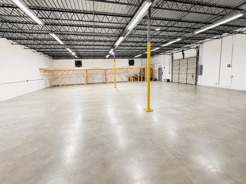 More Photos Of 10300 Us Highway 19 N, Pinellas Park Manufacturing For Lease