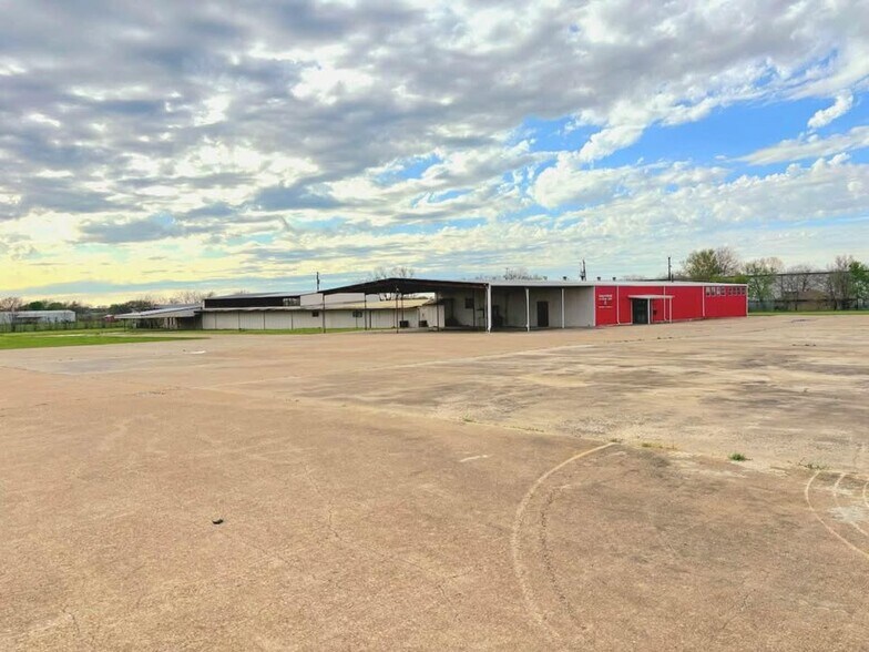 Primary Photo Of 9474 US-175, Kemp Flex For Lease