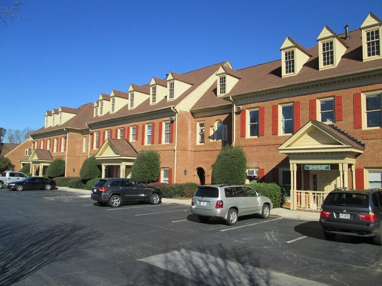 More Photos Of 3867 Holcomb Bridge Rd, Peachtree Corners Office For Lease