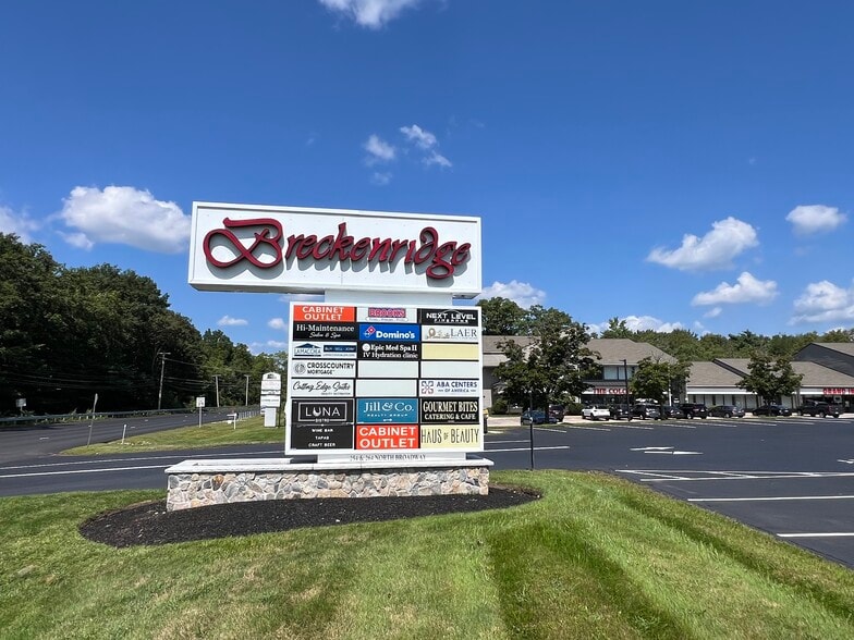 More Photos Of 254 N Broadway, Salem Storefront Retail Office For Sale