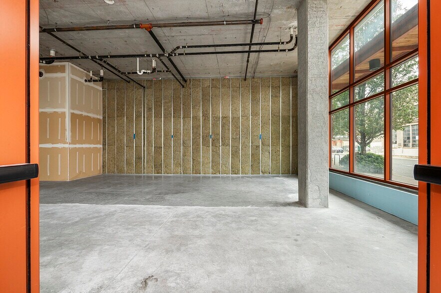 More Photos Of 610 S Lowell St, Portland Storefront Retail Office For Lease