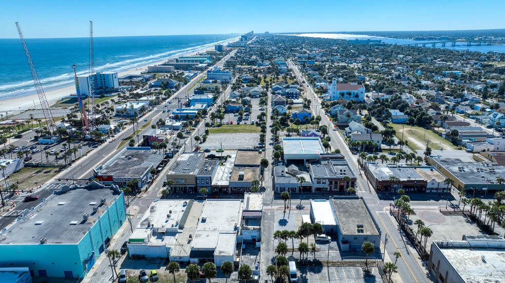 More Photos Of 815-823 Main St Beach, Daytona Beach General Retail For Sale