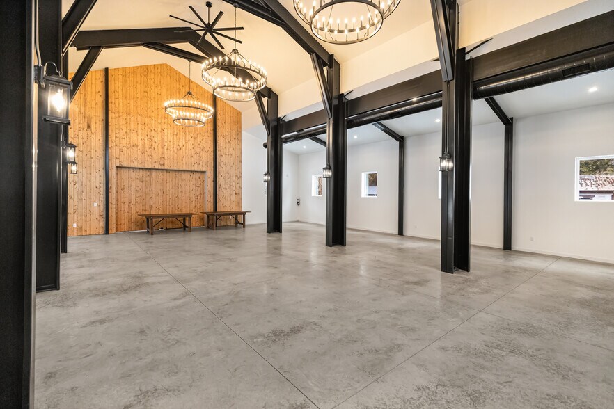 More Photos Of 180 Silver Ridge Ranch Rd, Easton Trailer Camper Park For Sale