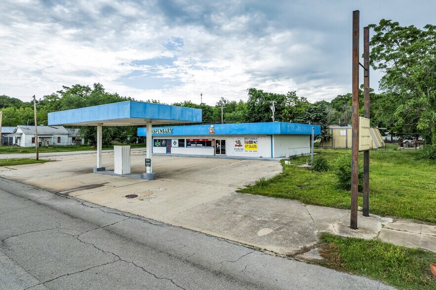 More Photos Of 101 S Main Street, Spavinaw Restaurant For Sale