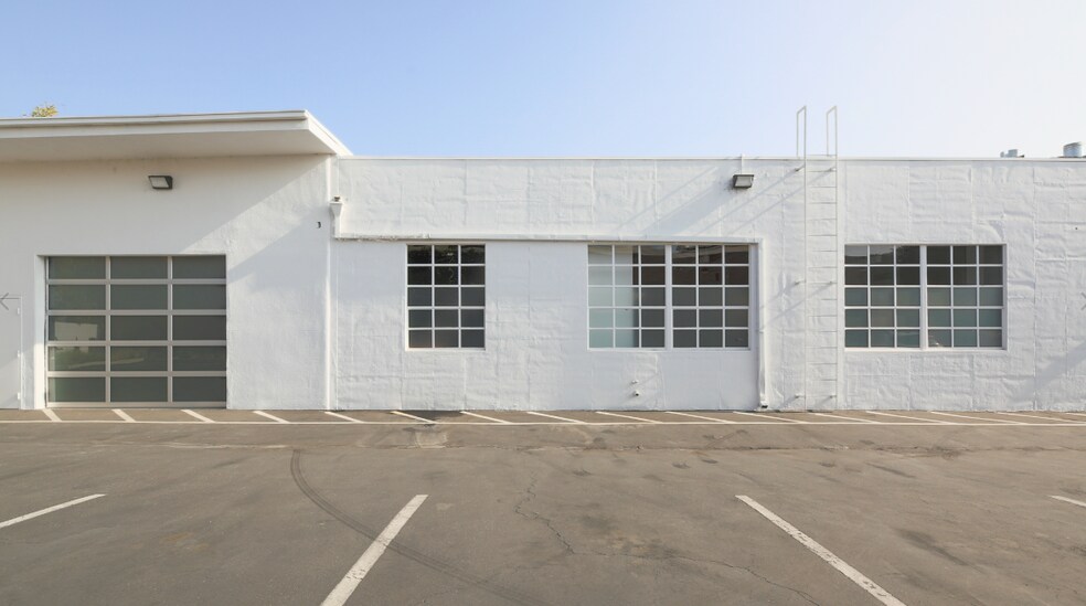 More Photos Of 8509-8511 Steller Dr, Culver City Office For Sale
