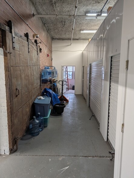 More Photos Of 113 E Chestnut St, Souderton Self Storage For Lease