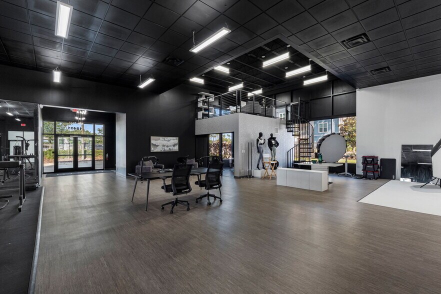 More Photos Of 18401 US Highway 19 N, Clearwater Office For Sale