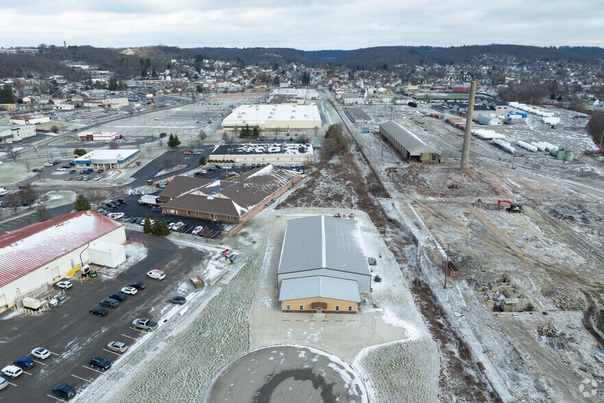 More Photos Of 180 Hollywood Dr, Butler Manufacturing For Sale