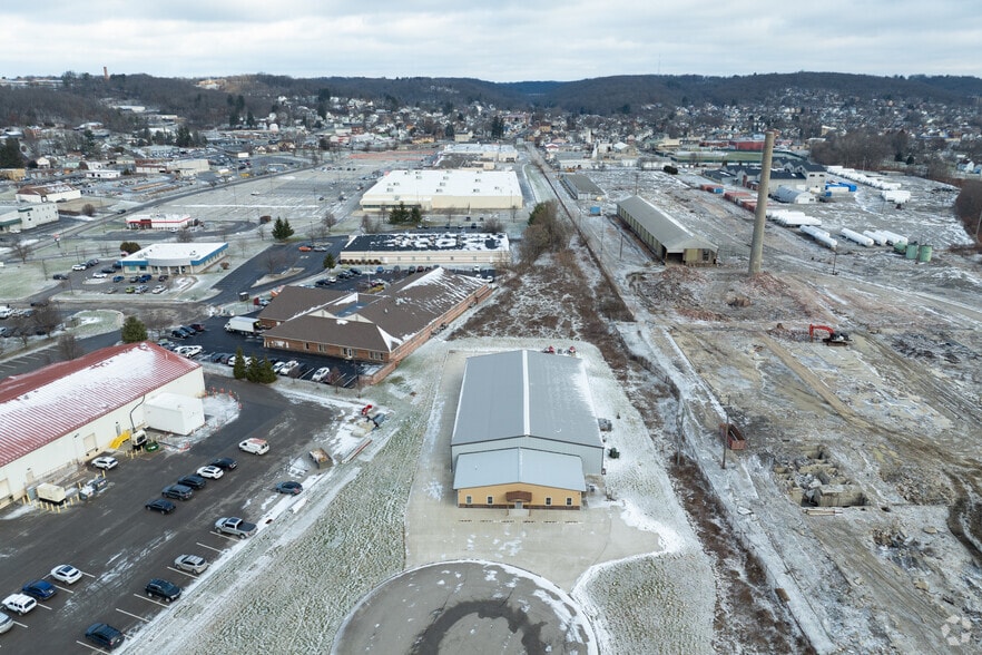 More Photos Of 180 Hollywood Dr, Butler Manufacturing For Lease