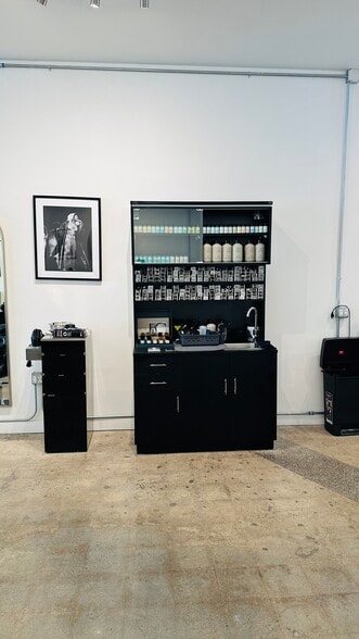 More Photos Of 5701-5707 La Jolla Blvd, La Jolla Freestanding For Lease