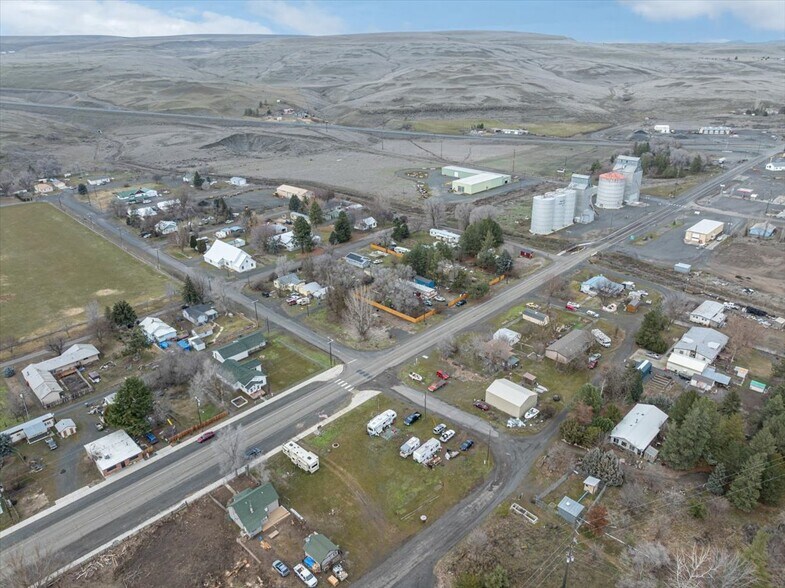 More Photos Of 165 N Main St, Washtucna Trailer Camper Park For Sale
