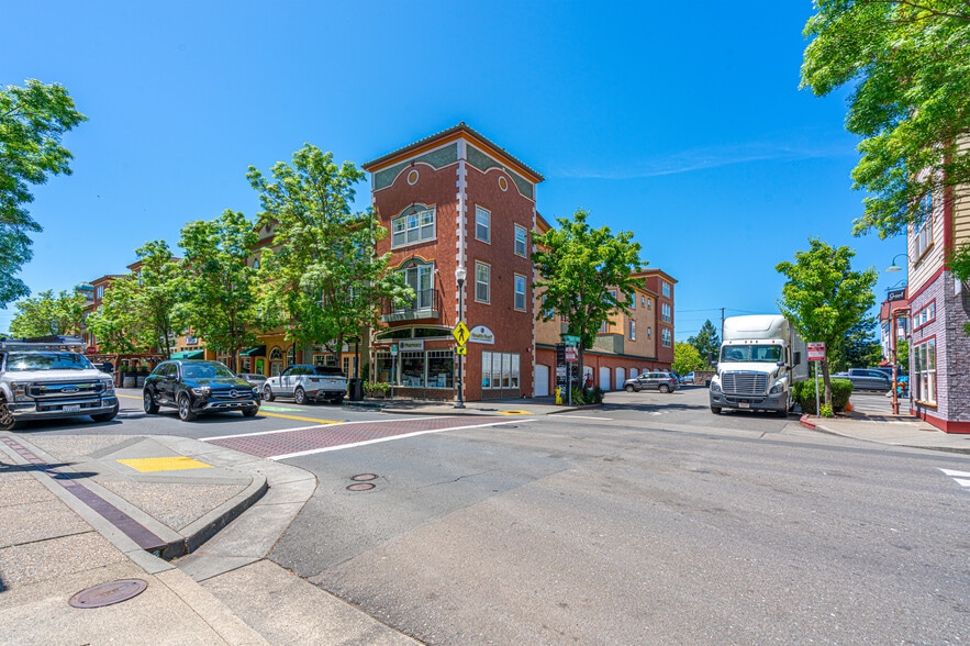 More Photos Of 148 Johnson St, Windsor General Retail For Sale