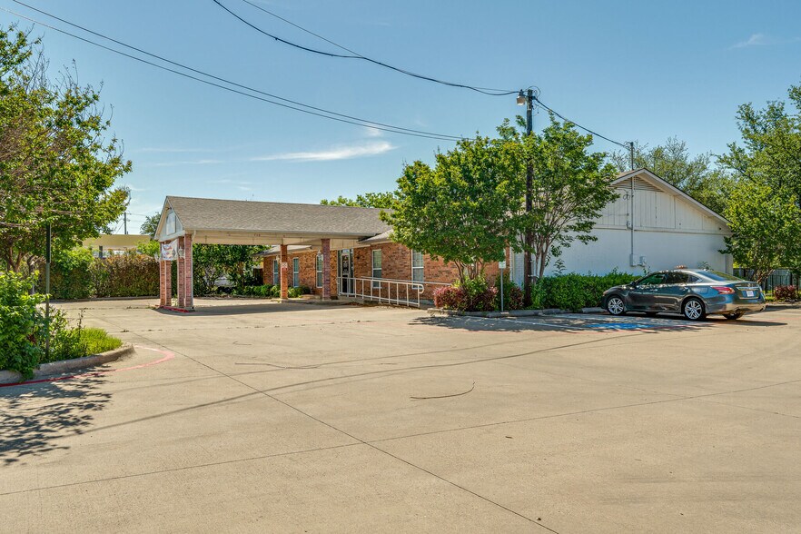 More Photos Of 716 E Main St, Allen Schools For Lease