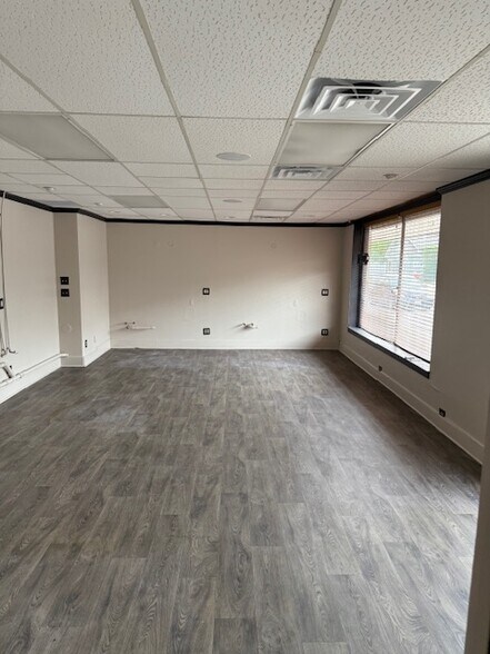 More Photos Of 618-630 W Wisconsin Ave, Appleton Restaurant For Lease