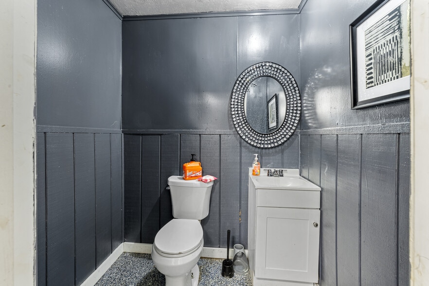 More Photos Of 6701 Almeda Genoa Rd, Houston Warehouse For Sale