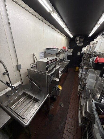 More Photos Of 1256 Columbus Rd, Granville Restaurant For Sale