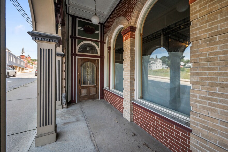 More Photos Of 198-204 Main st, Berlin Specialty For Sale