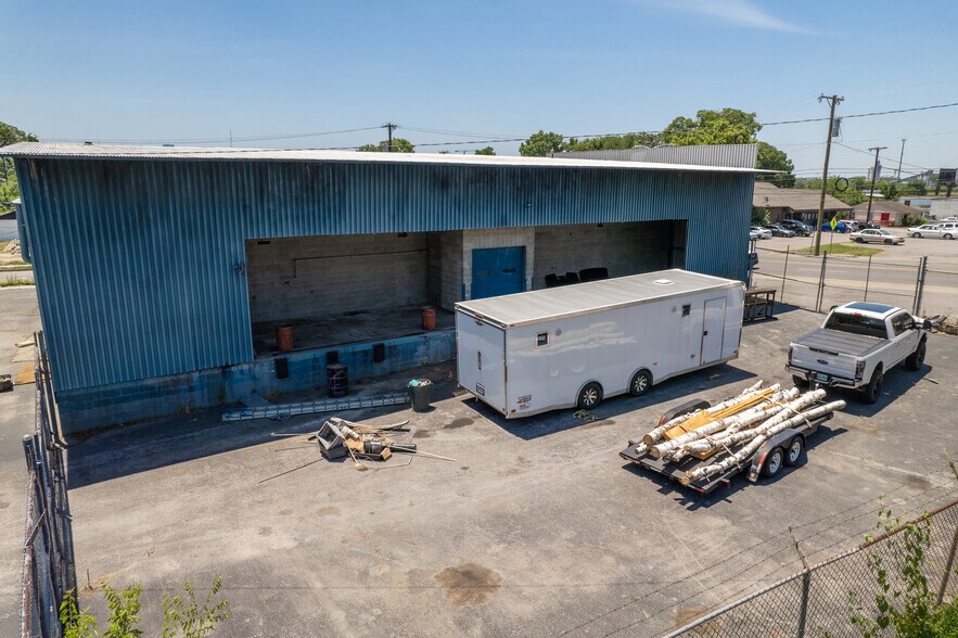 More Photos Of 1201-1203 Dickerson Pike, Nashville Light Distribution For Lease