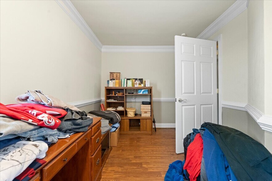 More Photos Of 1911 Dixon St, Fredericksburg Freestanding For Sale