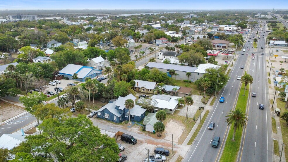 More Photos Of 324 N Orange St, New Smyrna Beach Multifamily For Sale