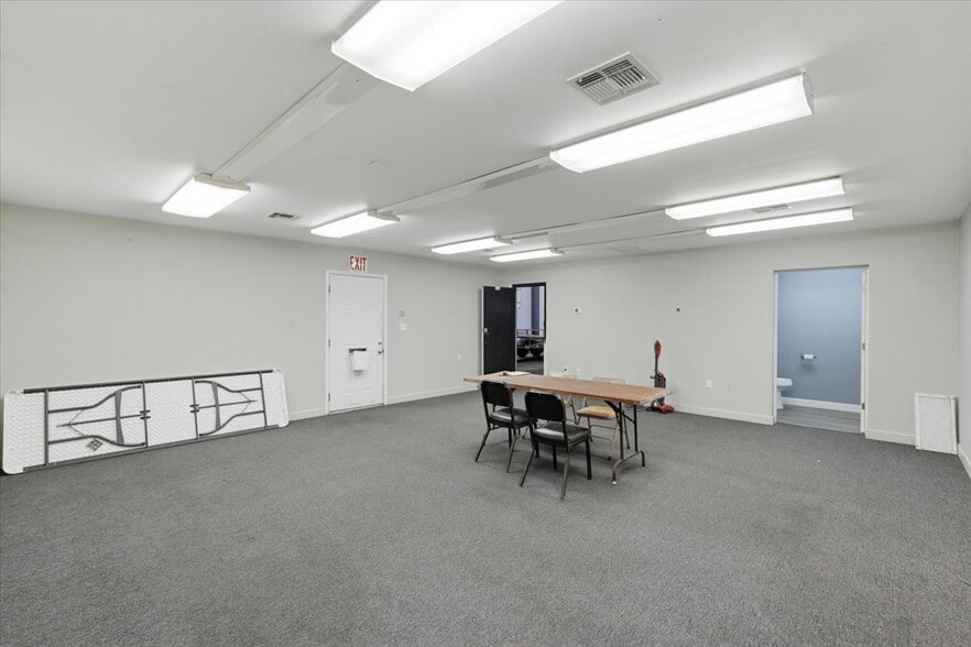 More Photos Of 1020 Wilfred Dr, Orlando Industrial For Sale